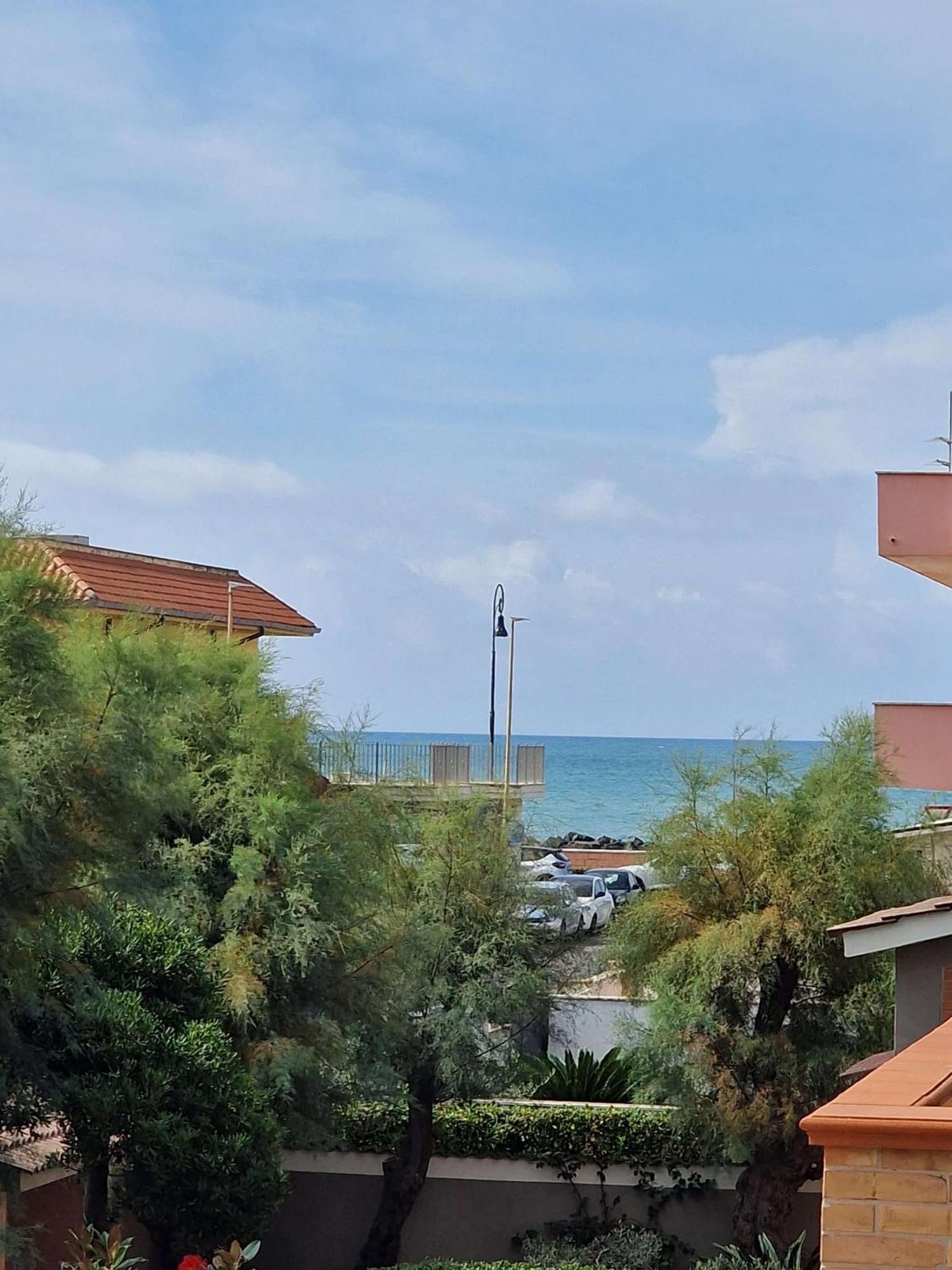 Appartement Vista Mare House à Fiumicino Extérieur photo